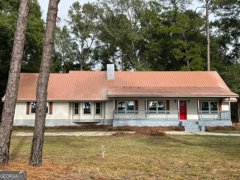 1435 E Lake DR