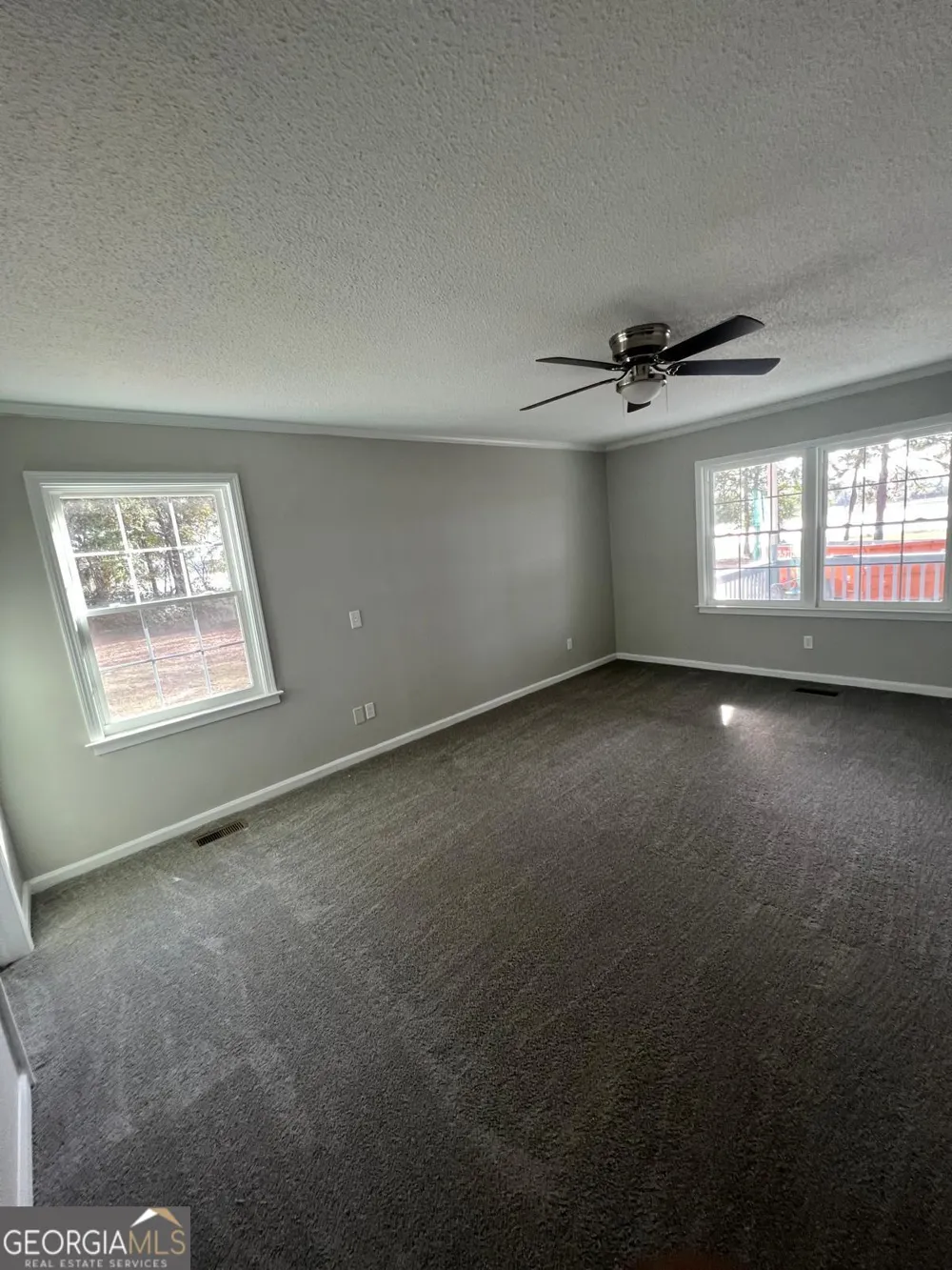 1435 E Lake DR Screven, GA 31560