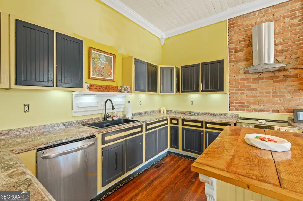 110 E Artesian AVE Montezuma, GA 31063