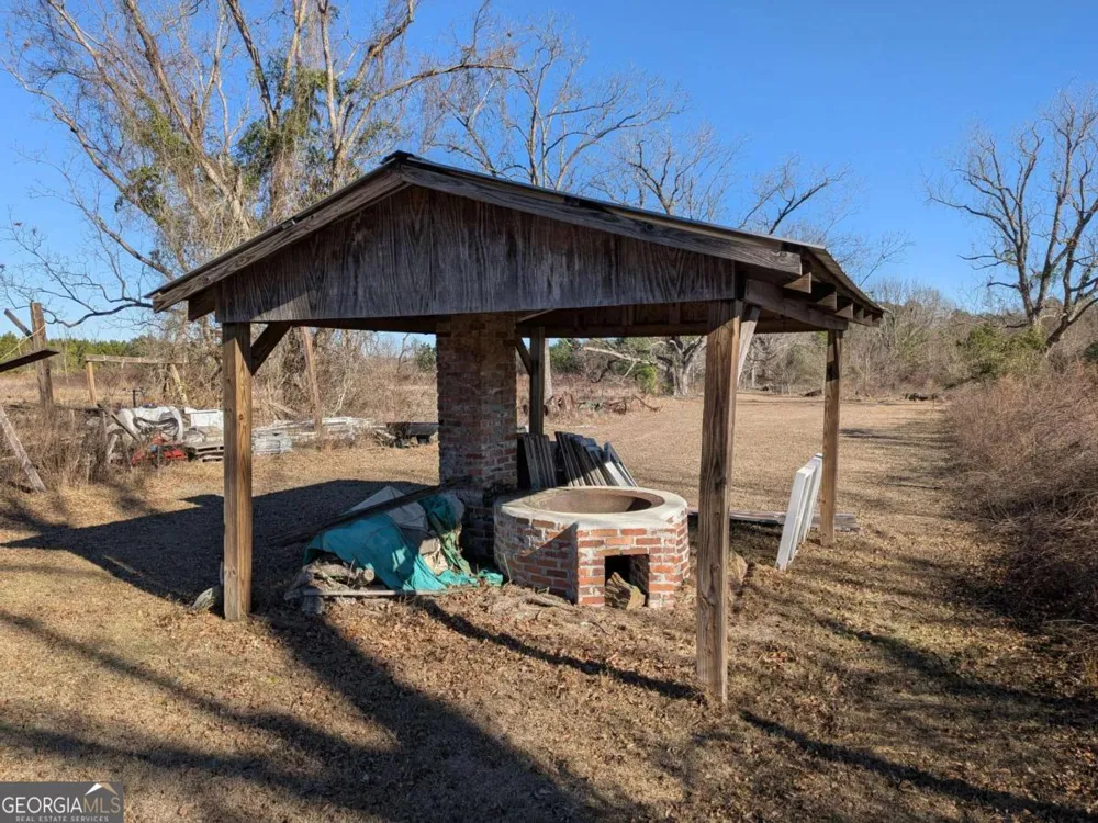 40 Drew Bennett RD Midville, GA 30441