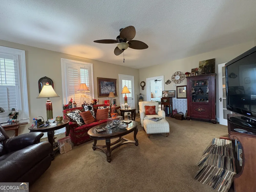 205 White RD Byron, GA 31008