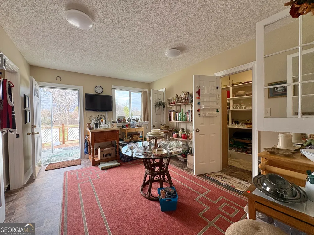 205 White RD Byron, GA 31008