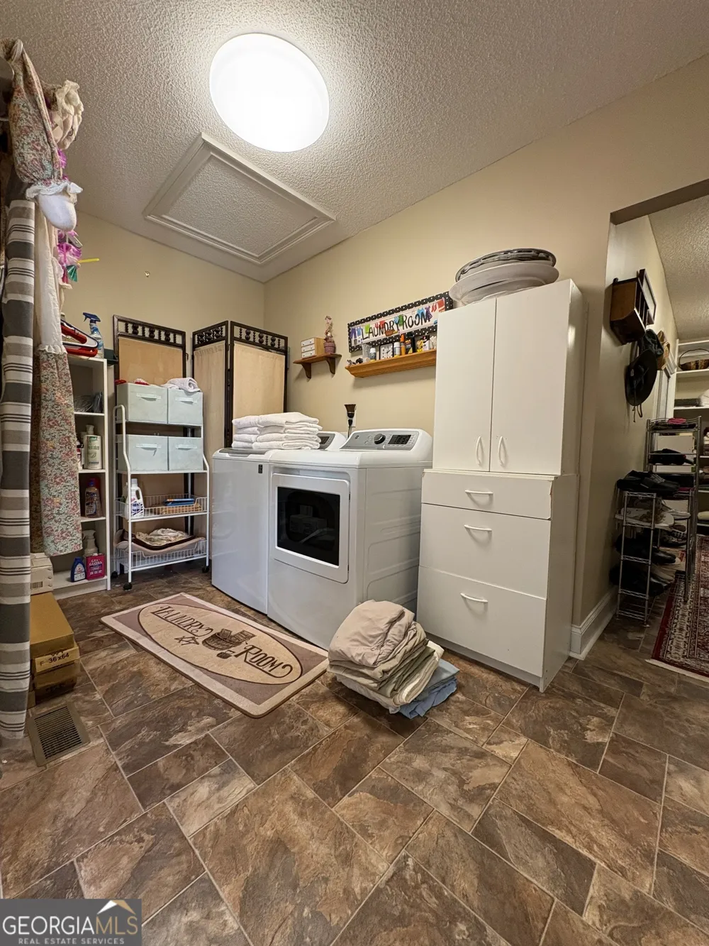 205 White RD Byron, GA 31008