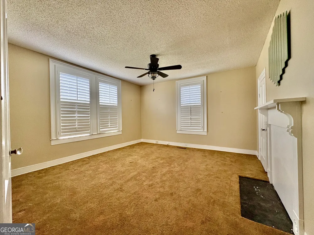 205 White RD Byron, GA 31008