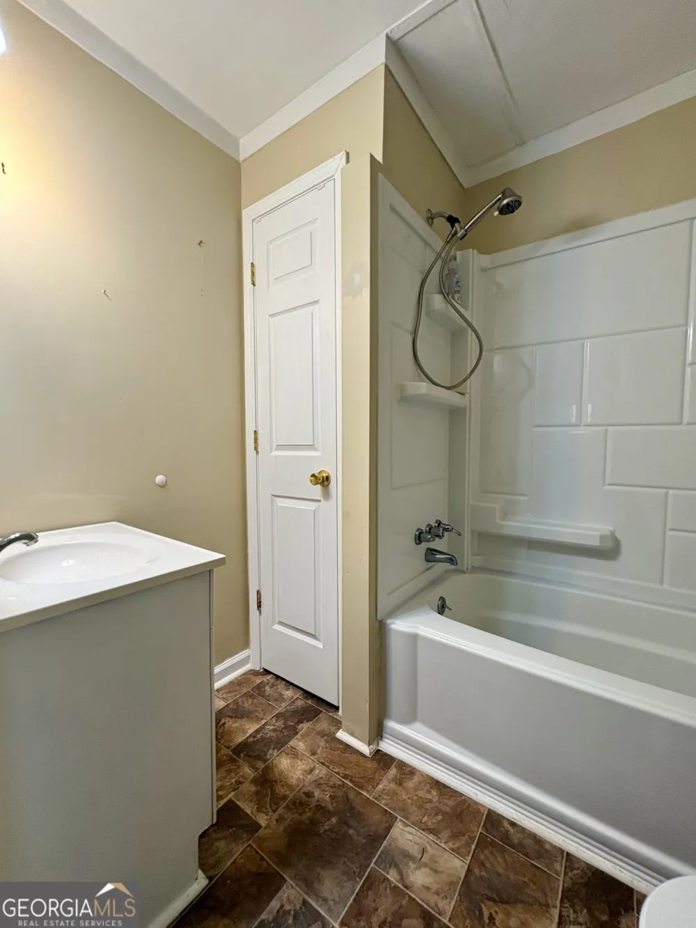 205 White RD Byron, GA 31008