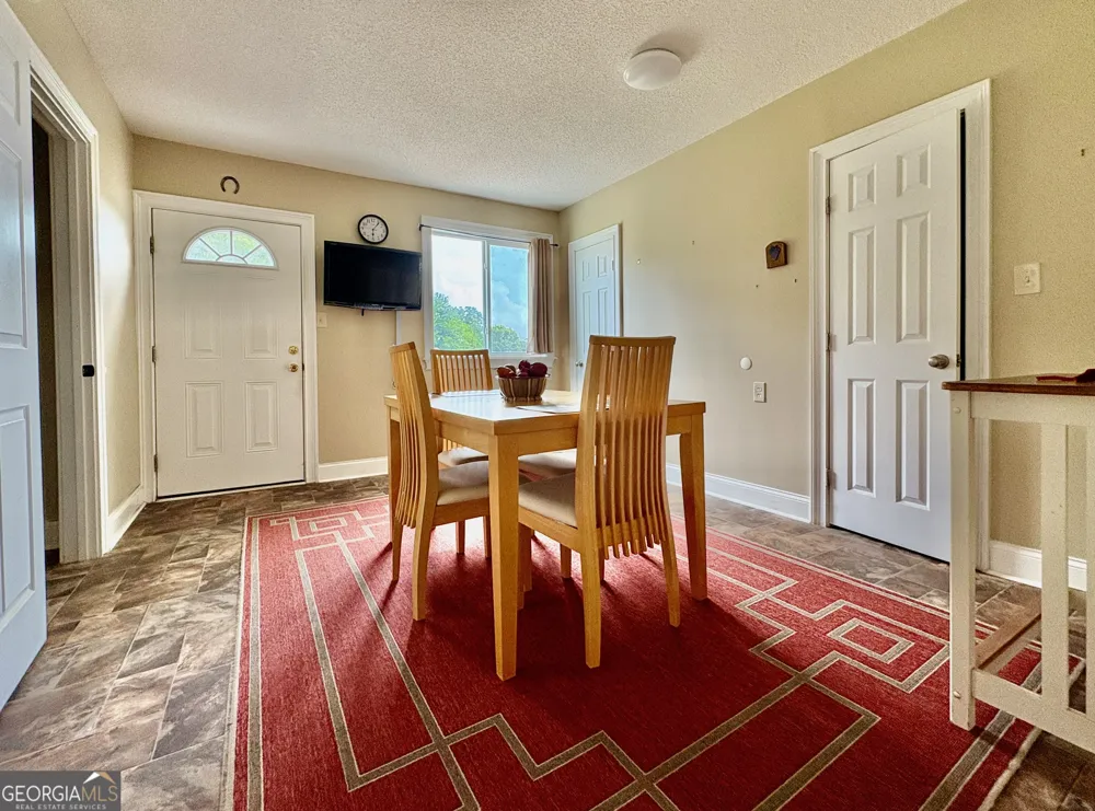 205 White RD Byron, GA 31008