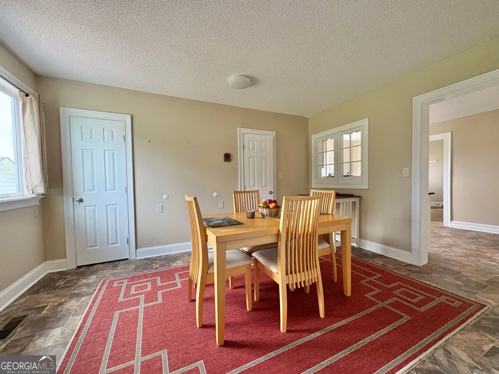 205 White RD Byron, GA 31008