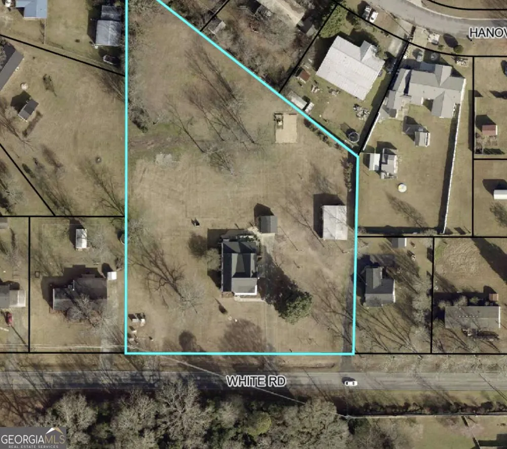 205 White RD Byron, GA 31008