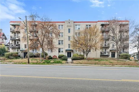 1013 Elm Street #B6