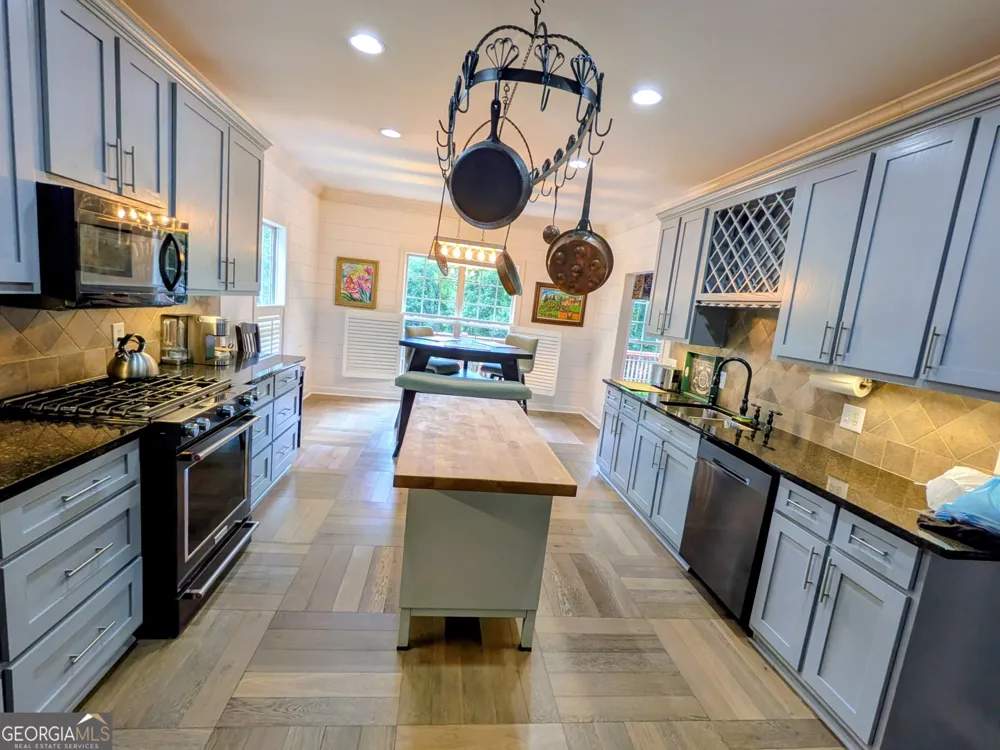 355 Golf View DR Cohutta, GA 30710