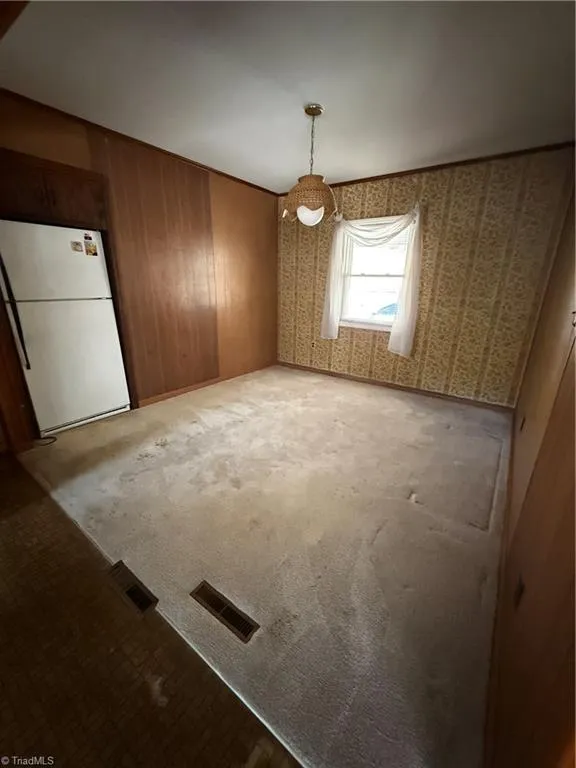 6222 Pine Street Mount Airy, NC 27030