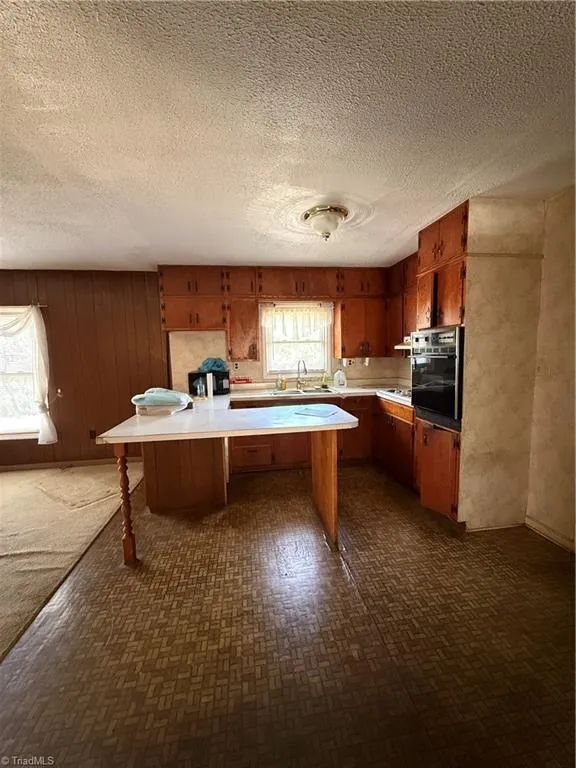 6222 Pine Street Mount Airy, NC 27030