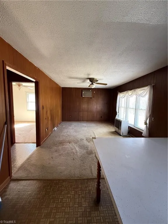 6222 Pine Street Mount Airy, NC 27030