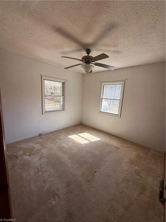 6222 Pine Street Mount Airy, NC 27030