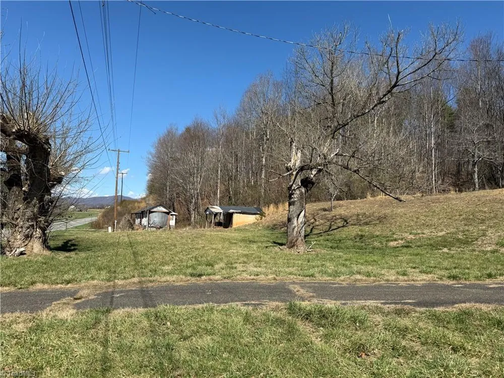 6222 Pine Street Mount Airy, NC 27030
