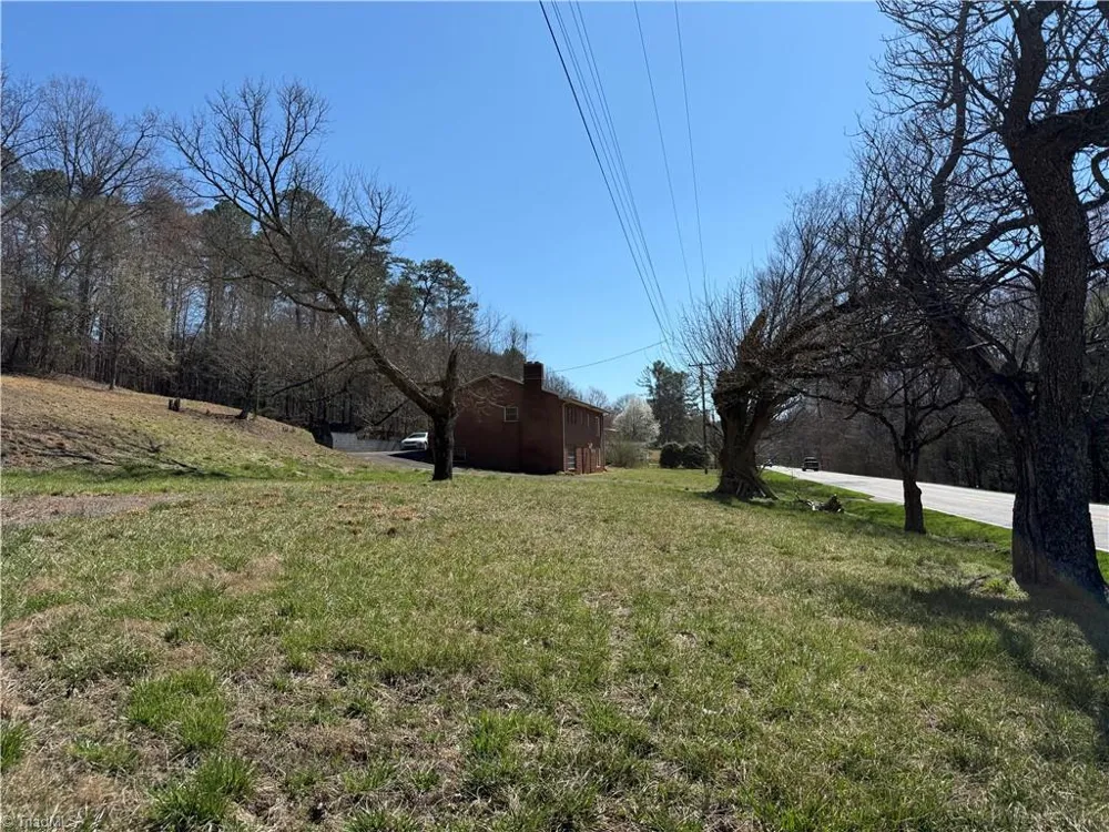 6222 Pine Street Mount Airy, NC 27030