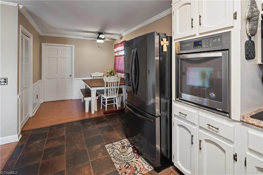 2198 S McKinney Road Mount Airy, NC 27030