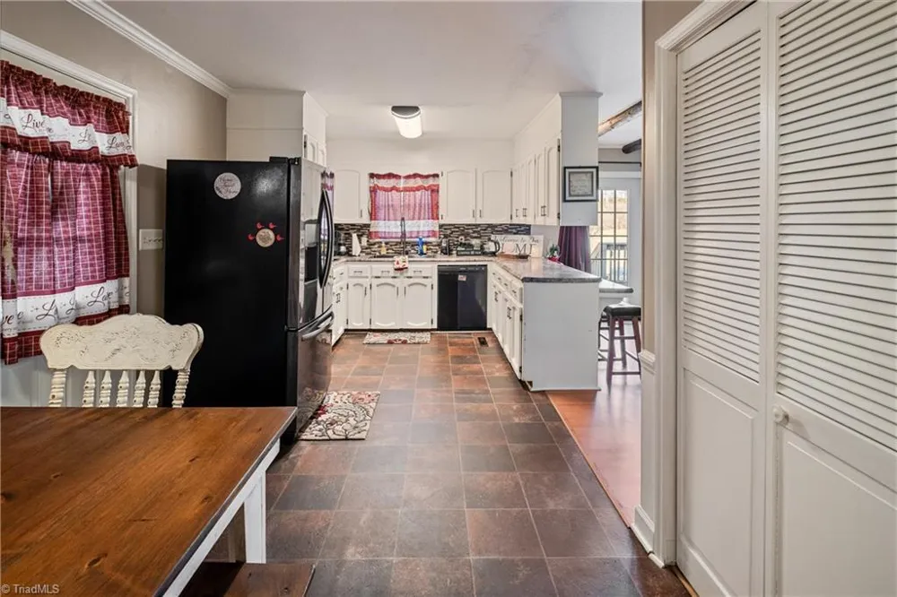 2198 S McKinney Road Mount Airy, NC 27030