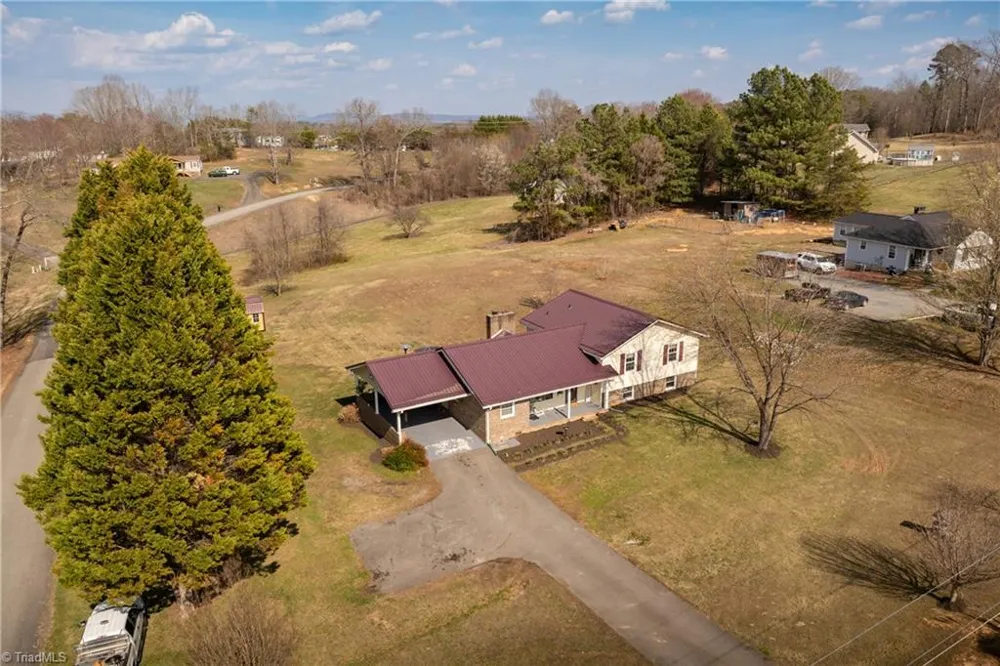 2198 S McKinney Road Mount Airy, NC 27030
