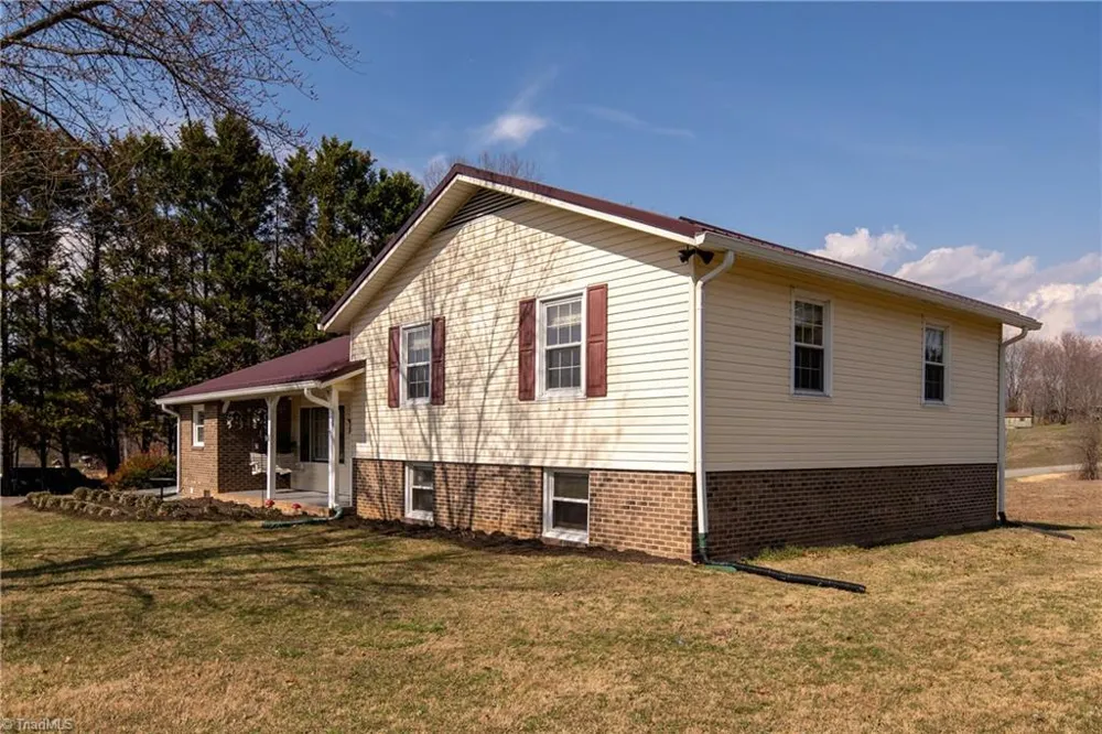 2198 S McKinney Road Mount Airy, NC 27030