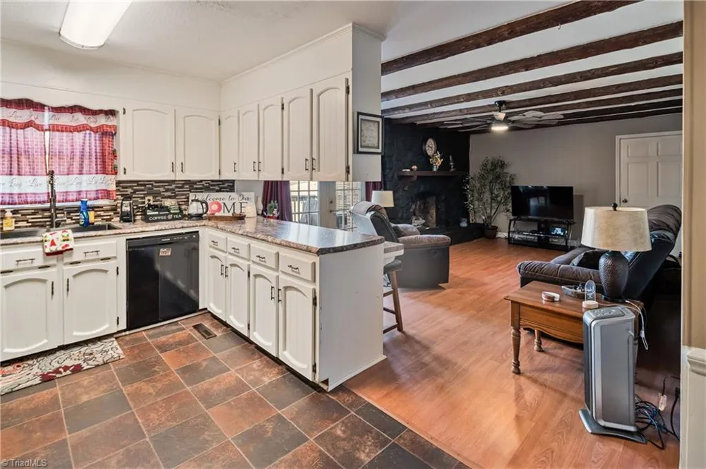 2198 S McKinney Road Mount Airy, NC 27030