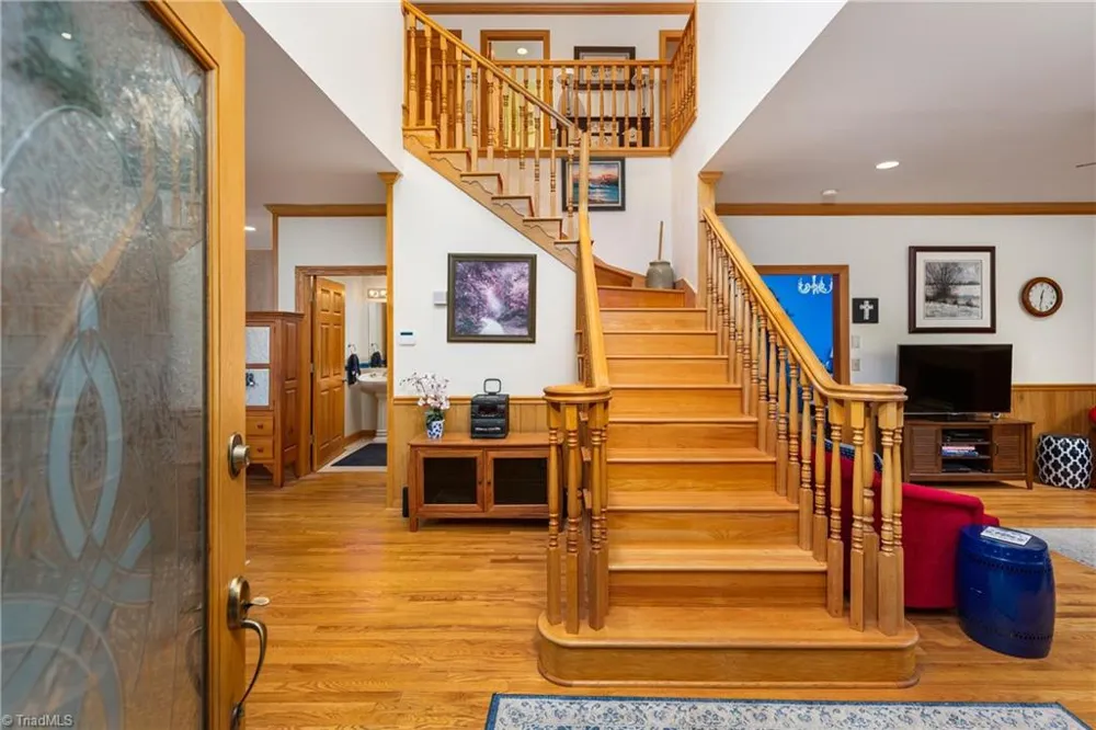 163 Old Hickory Lane Linville, NC 28646