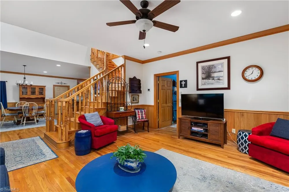 163 Old Hickory Lane Linville, NC 28646