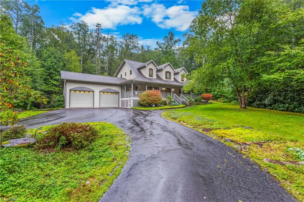 163 Old Hickory Lane Linville, NC 28646