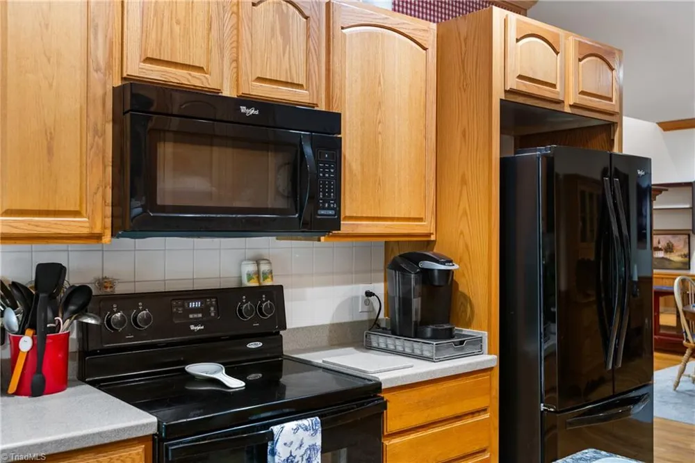 163 Old Hickory Lane Linville, NC 28646