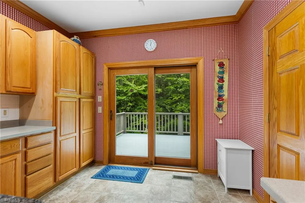 163 Old Hickory Lane Linville, NC 28646