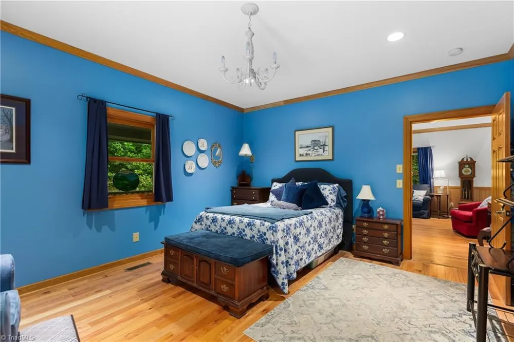 163 Old Hickory Lane Linville, NC 28646