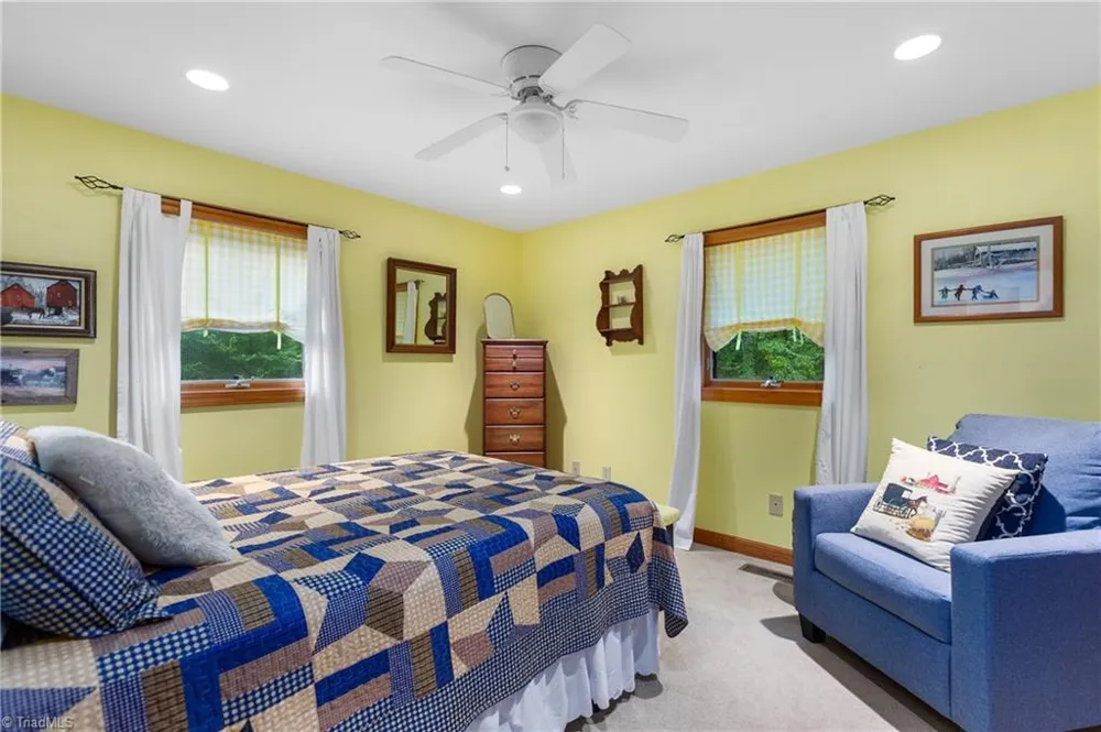 163 Old Hickory Lane Linville, NC 28646