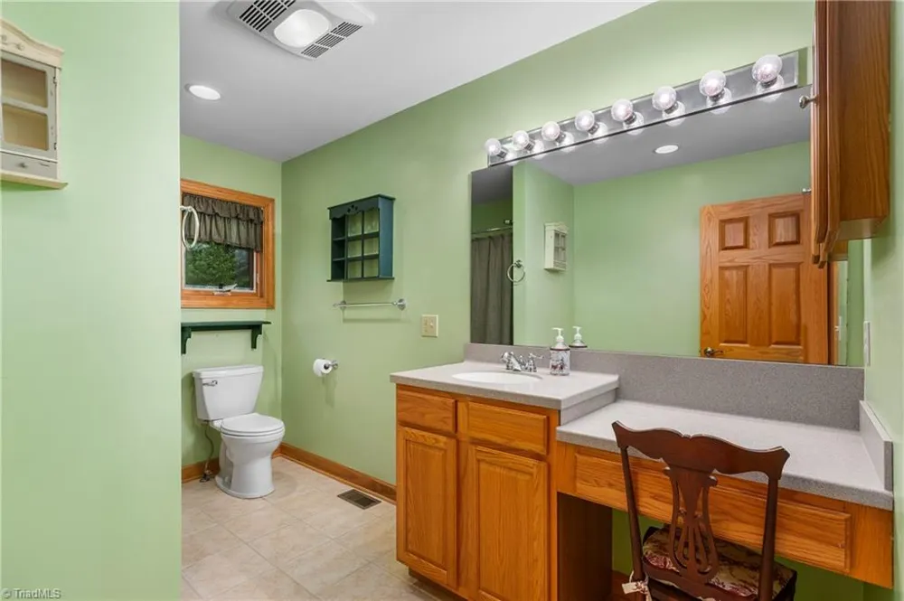 163 Old Hickory Lane Linville, NC 28646