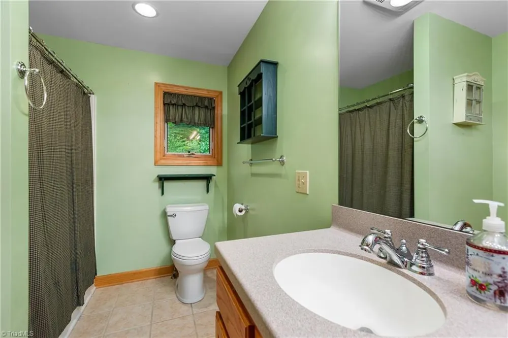 163 Old Hickory Lane Linville, NC 28646