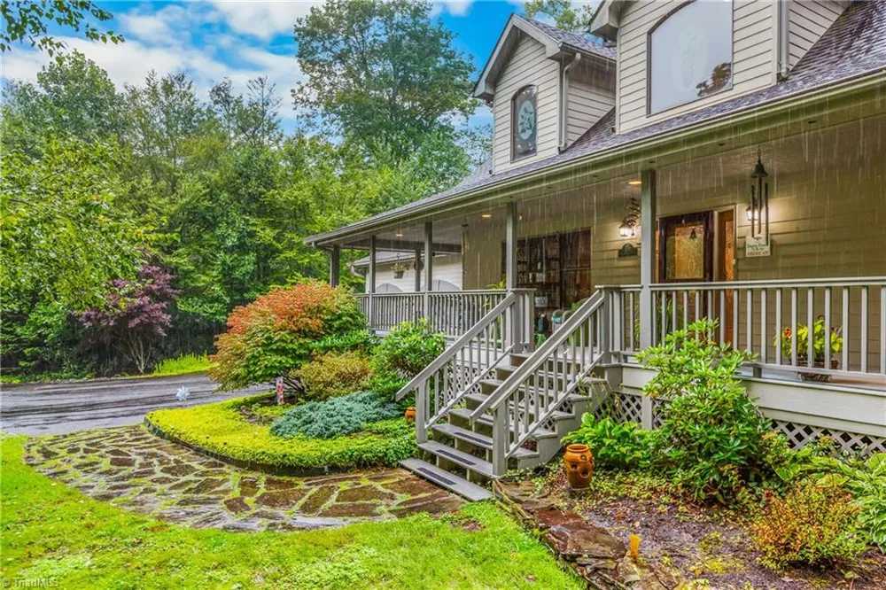 163 Old Hickory Lane Linville, NC 28646