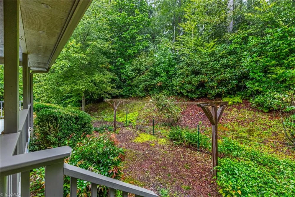 163 Old Hickory Lane Linville, NC 28646