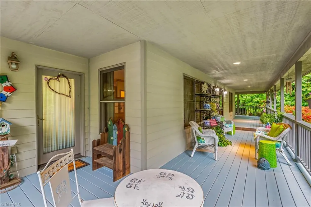 163 Old Hickory Lane Linville, NC 28646