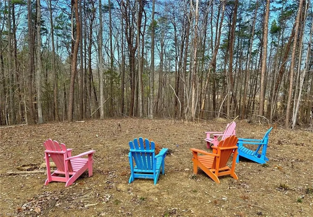 61 Ridgeview Road Leasburg, NC 27291
