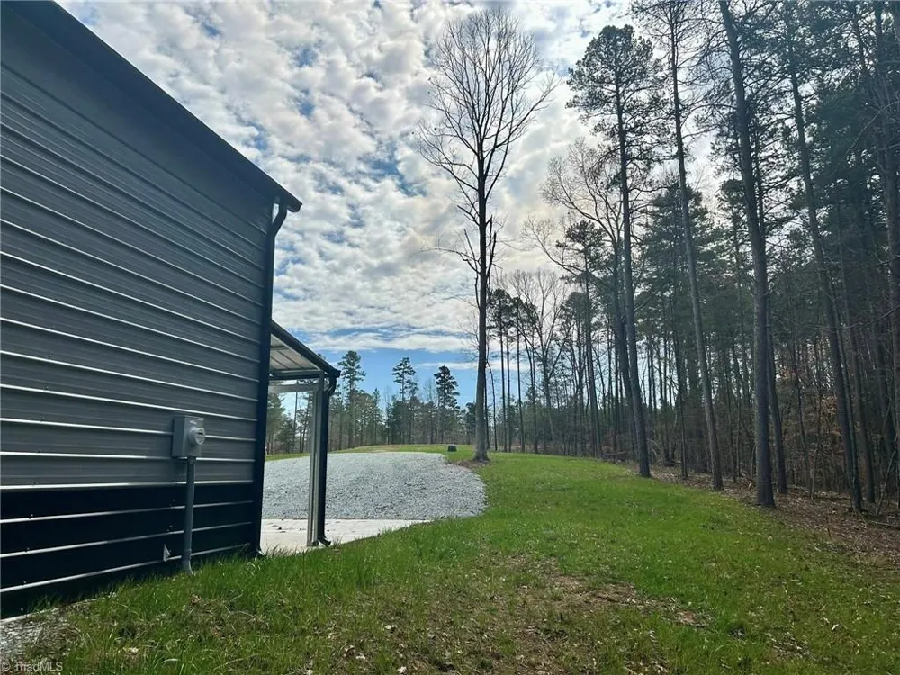 61 Ridgeview Road Leasburg, NC 27291