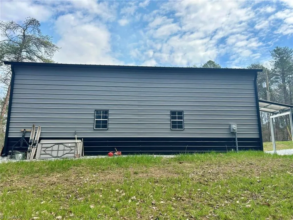 61 Ridgeview Road Leasburg, NC 27291
