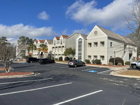 6000 Woodside Executive Court