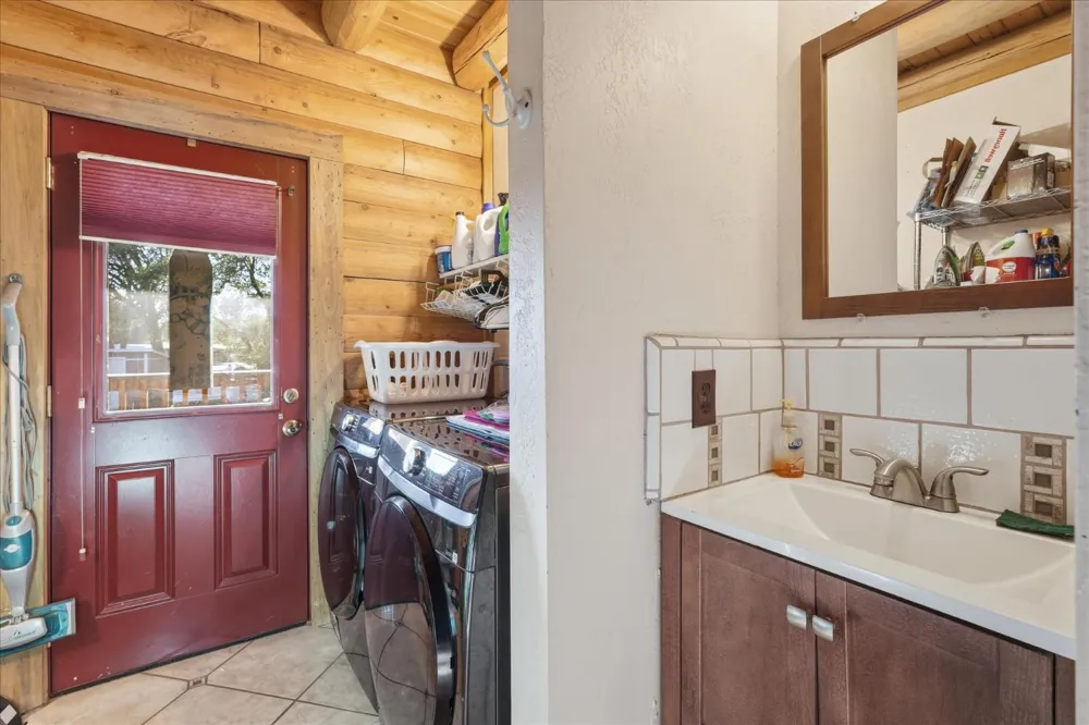 43227 Leach Road Ahwahnee, CA 93601