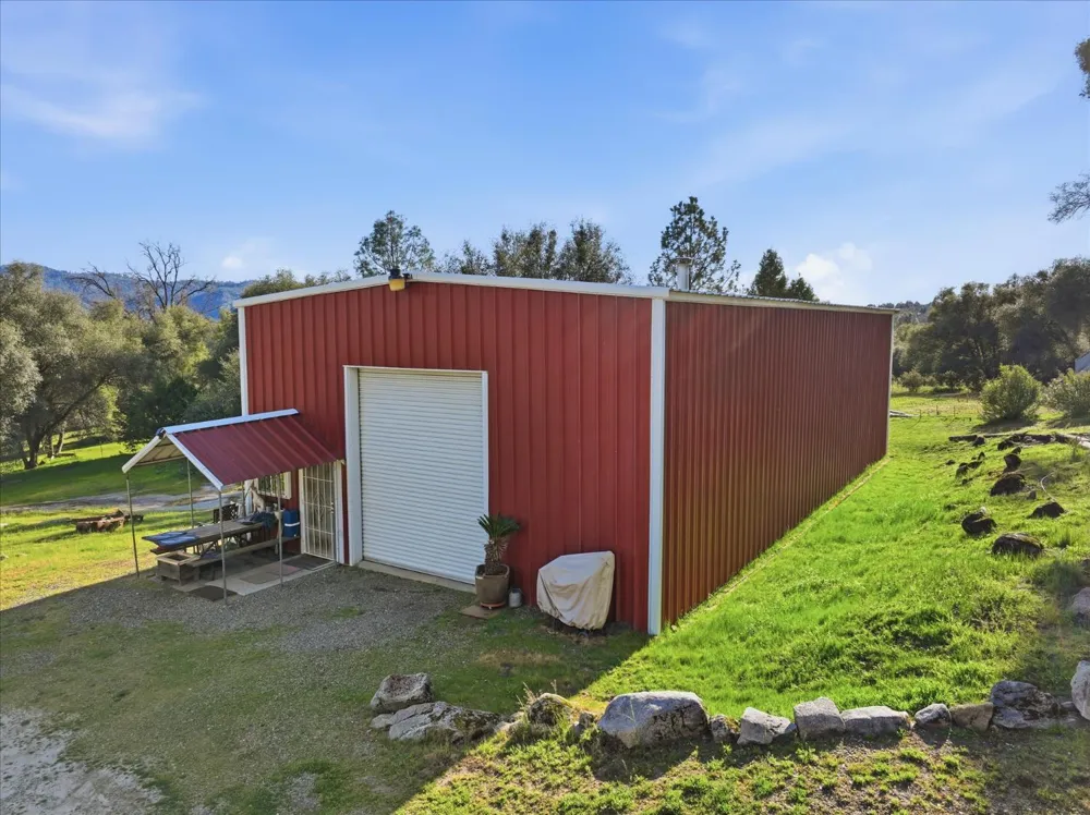 43227 Leach Road Ahwahnee, CA 93601