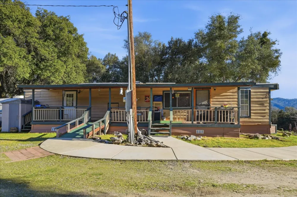 43227 Leach Road Ahwahnee, CA 93601
