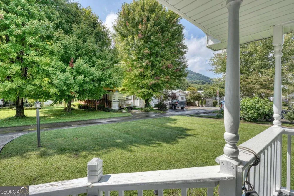 4353 Riverbank RUN Hiawassee, GA 30546