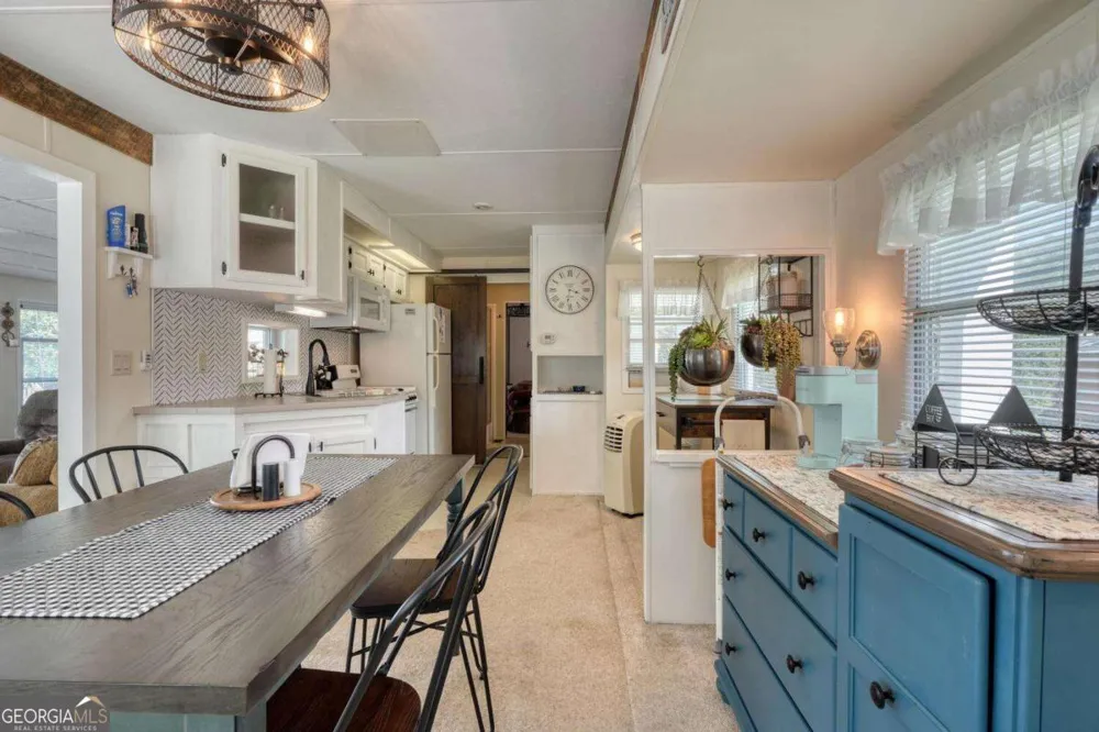 4353 Riverbank RUN Hiawassee, GA 30546