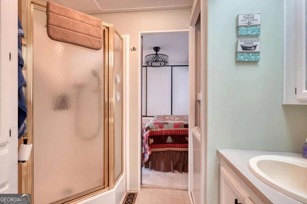 4353 Riverbank RUN Hiawassee, GA 30546