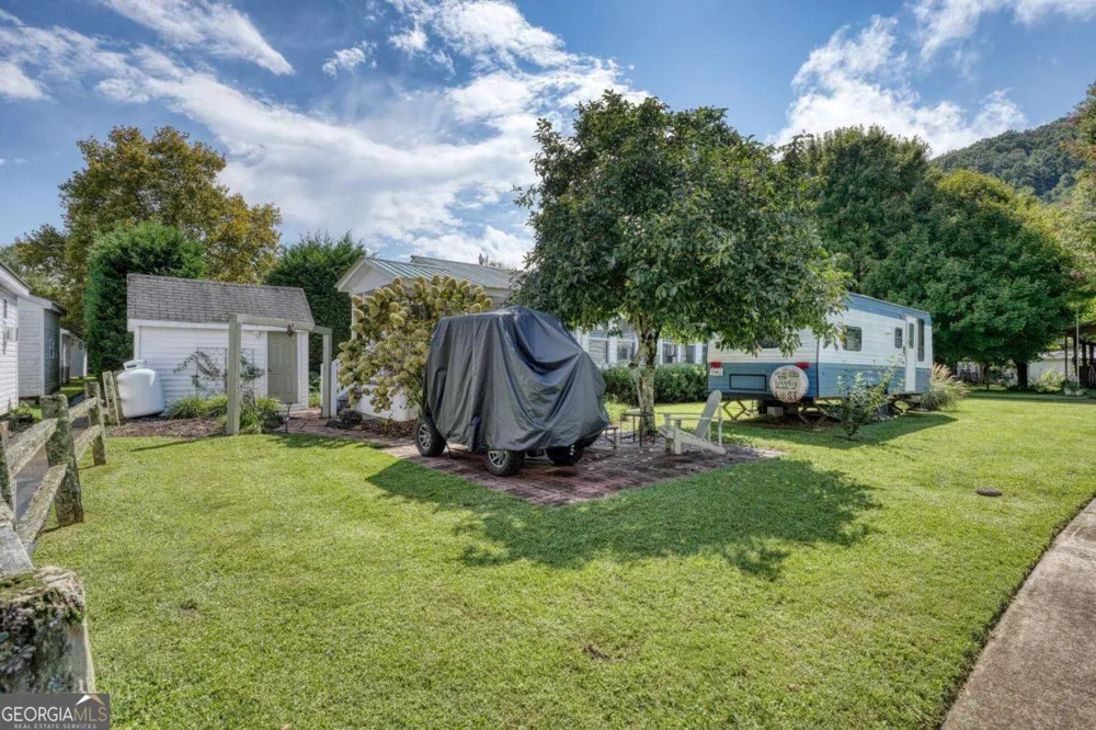4353 Riverbank RUN Hiawassee, GA 30546