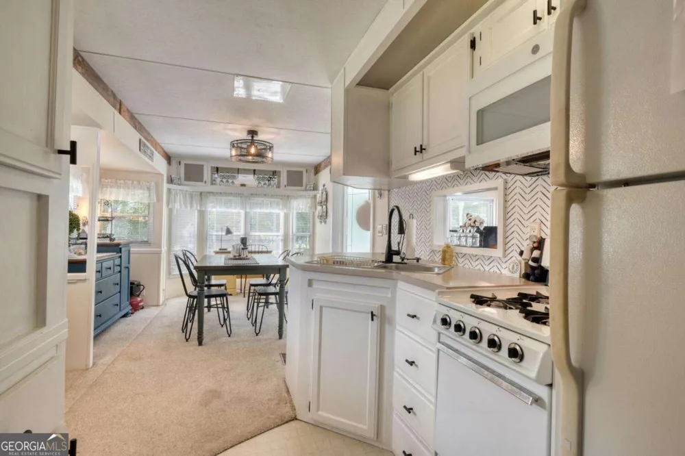 4353 Riverbank RUN Hiawassee, GA 30546