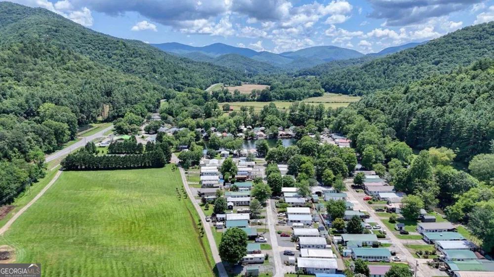 4353 Riverbank RUN Hiawassee, GA 30546